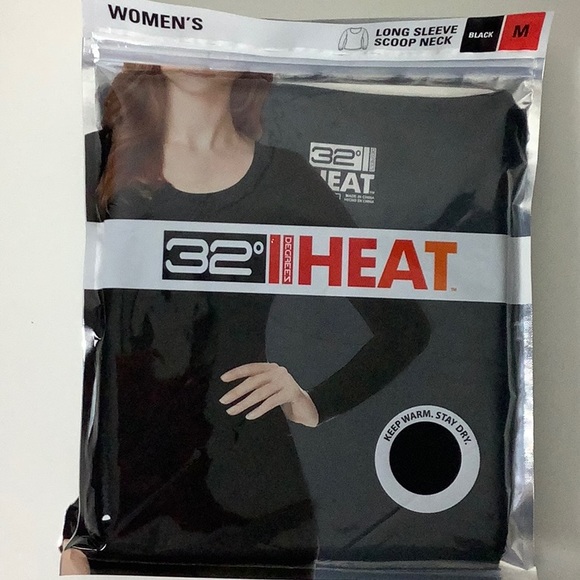 32 Degrees Tops - Women long sleeve scoopneck in black 32° 32 Degrees Tops - Women long sleeve scoopneck in black 32°
